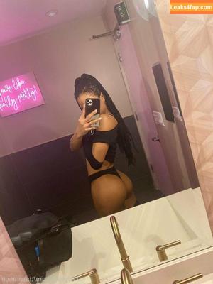 Kira Noir photo #0300