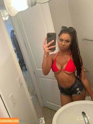 Kira Noir photo #0319