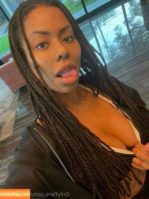 Kira Noir photo #0328