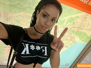 Kira Noir photo #0354