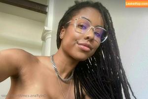 Kira Noir photo #0425