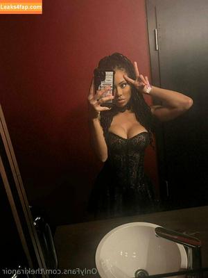 Kira Noir photo #0458