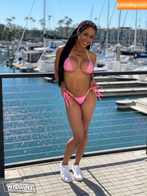 Kira Noir photo #0484