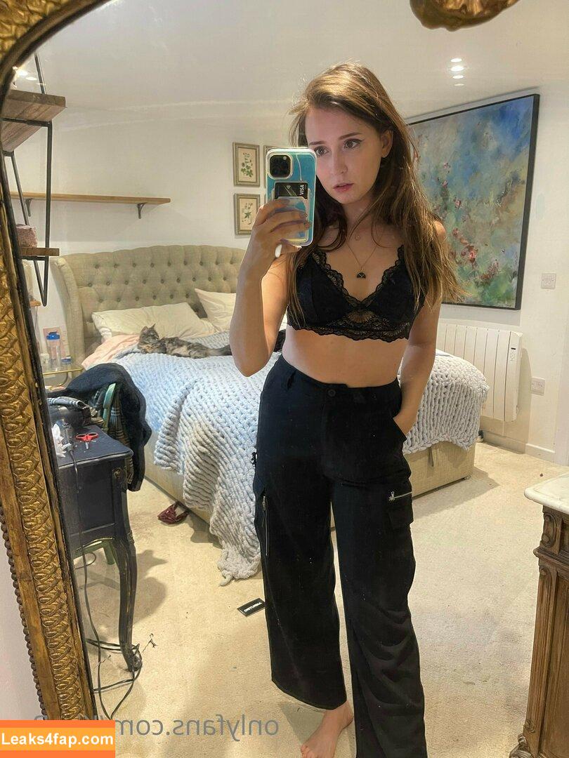 kirabee /  слитое фото фото #0477