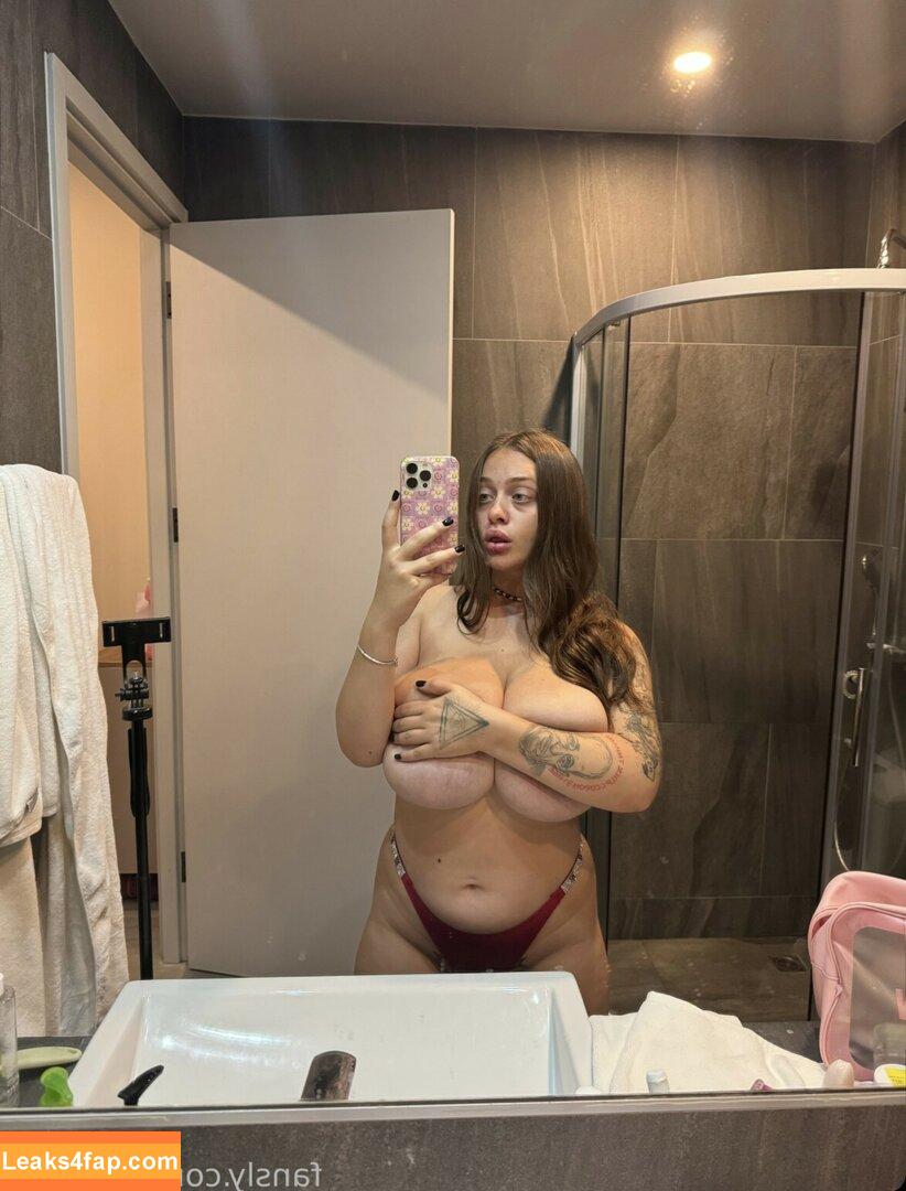 KiraClark /  / SensitiveBabe / kiraclark_ leaked photo photo #0263