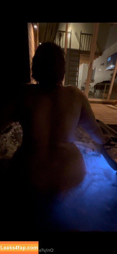 kirstacruz / kirstincruzart leaked photo photo #0039