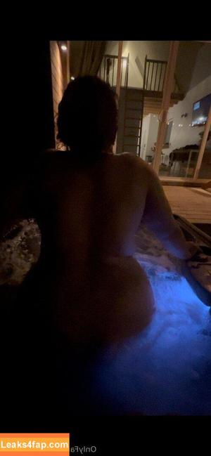 kirstacruz photo #0039