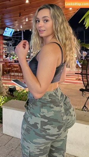 Kirsten Sweet photo #0010