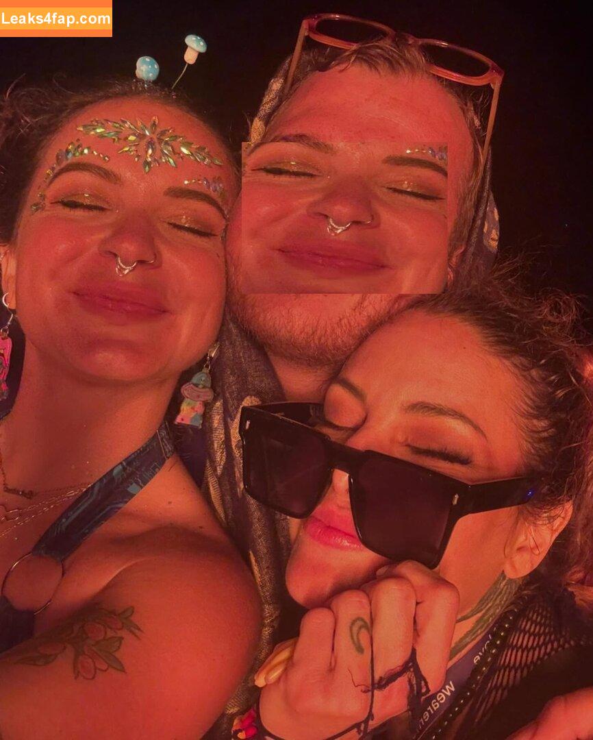 Kissa Sins / Coyotelovesyou / kissasins / trubble_wubz leaked photo photo #0383