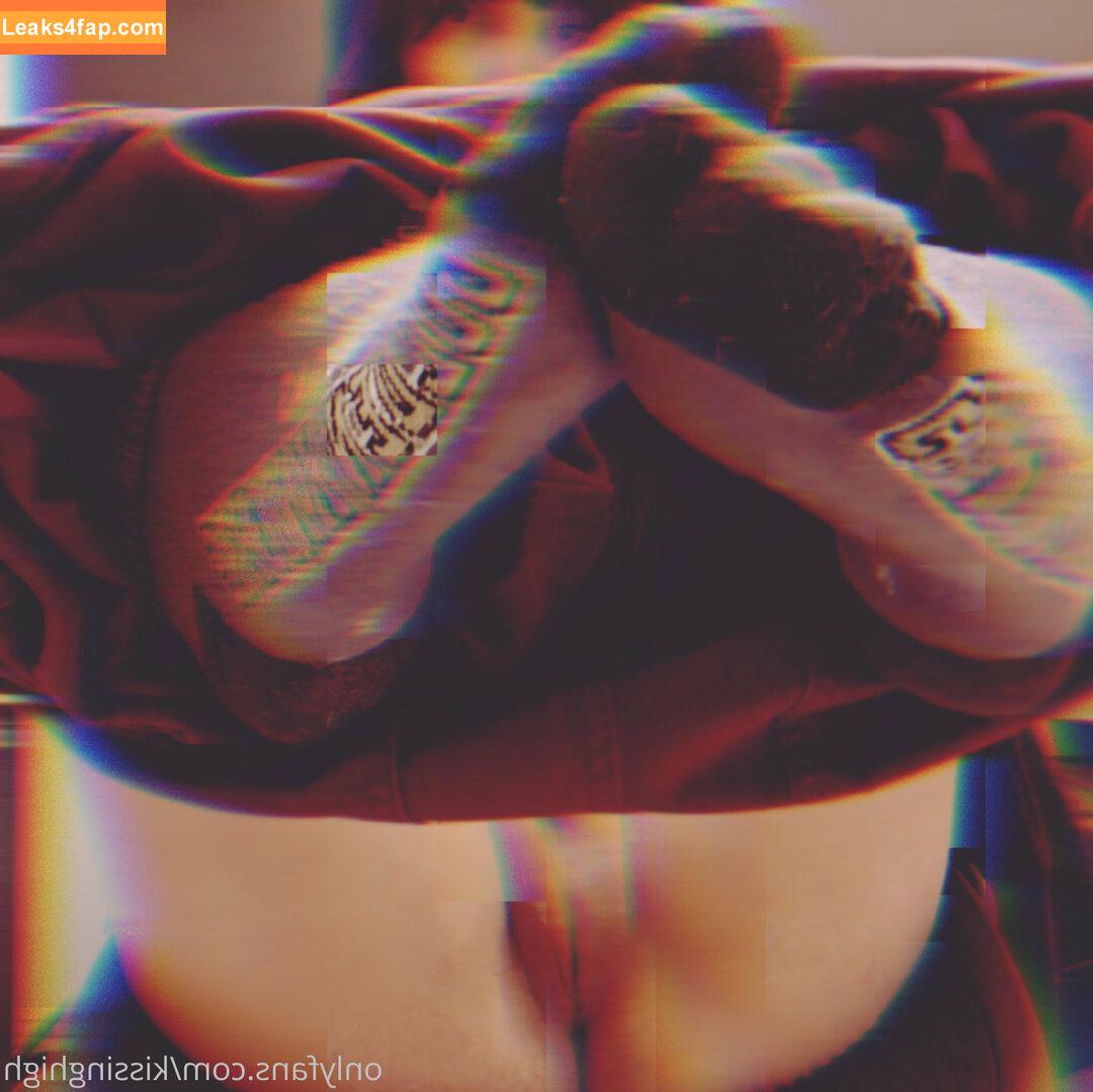 kissinghigh /  leaked photo photo #0019