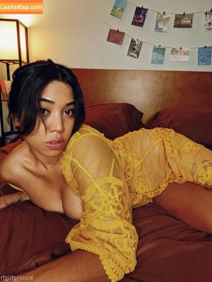 kissinghigh photo #0229