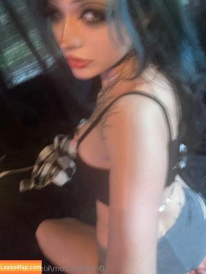 kissingrazors photo #0127