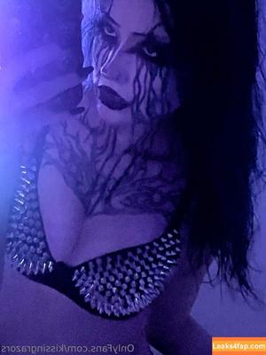 kissingrazors photo #0143