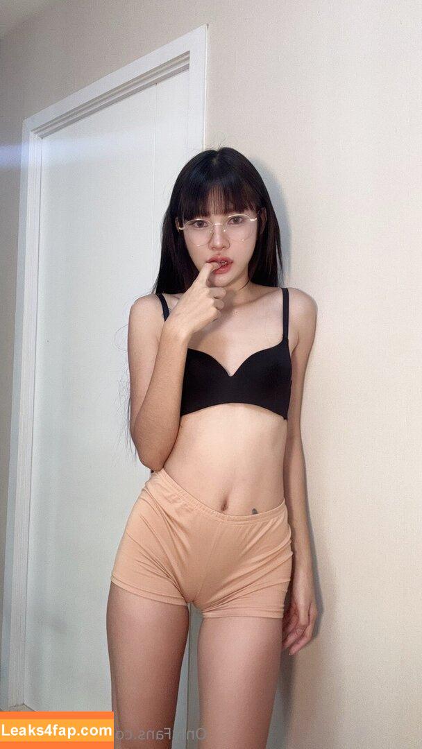 kissmesofia /  leaked photo photo #0019