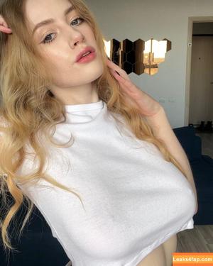 kittenyulia photo #0001