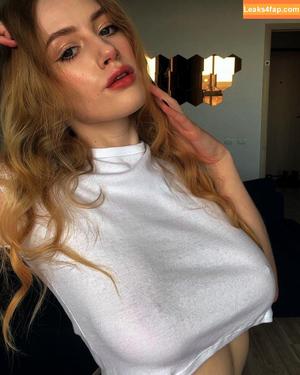 kittenyulia photo #0002