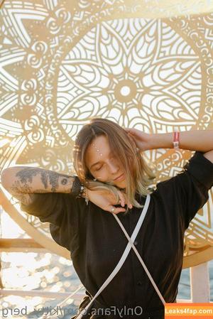 Kitty Berg фото #0438