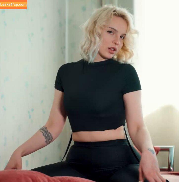 Kitty Cat Helza / The SoundsGirls / helzaglass / hlzkittycat leaked photo photo #0034
