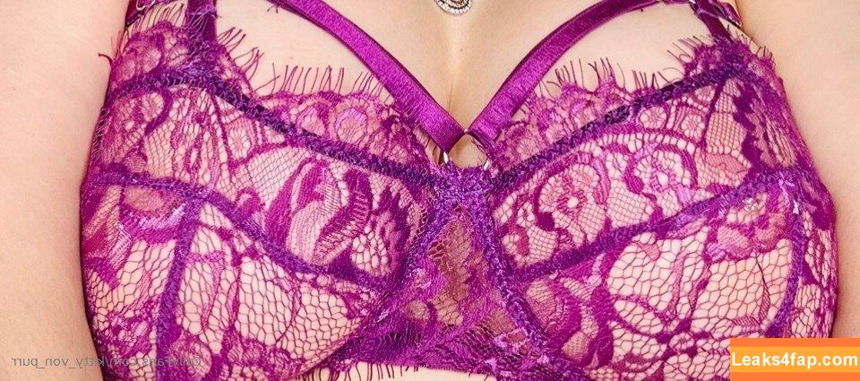kitty_von_purr /  leaked photo photo #0025
