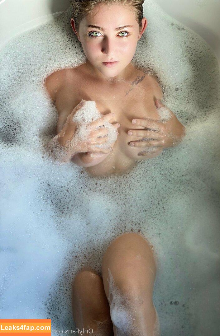 kkirafoxx /  leaked photo photo #0022