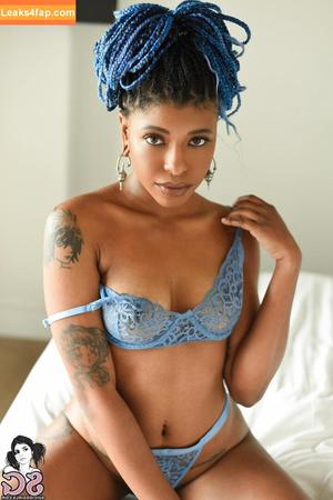 Knoxxia photo #0020