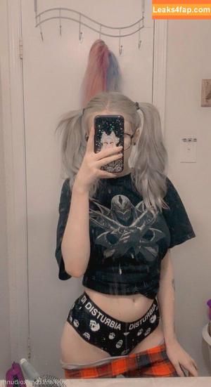 KoiBunni photo #0198