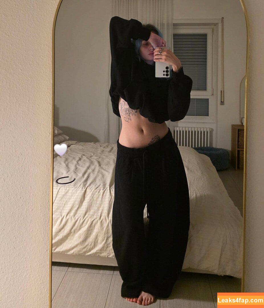 Kokeshi / kokeshi.karen leaked photo photo #0046