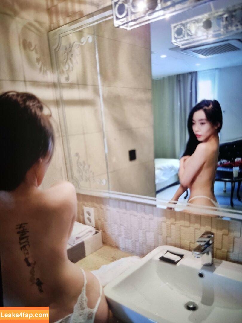 Korean Gravures / jisamss / takaidesuoficial leaked photo photo #2332