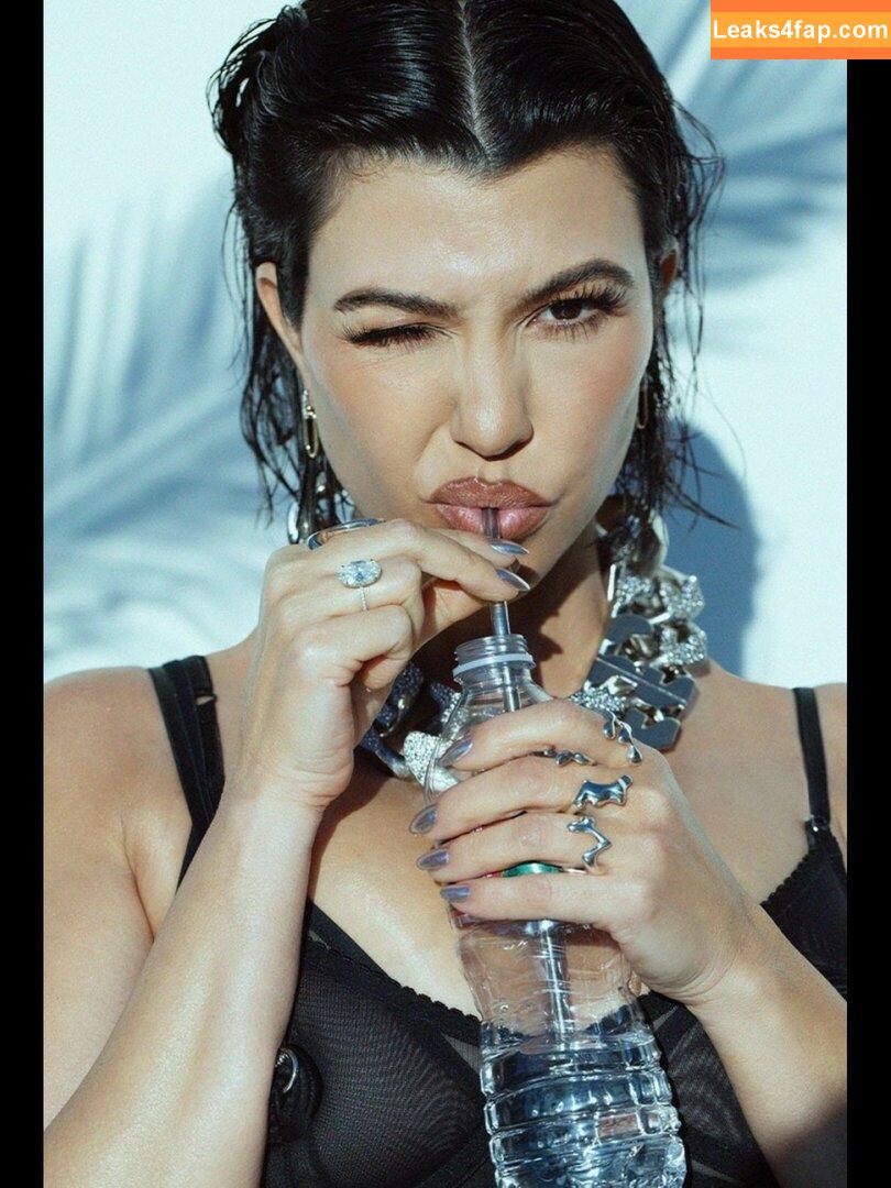 Kourtney Kardashian / kourtneykardash слитое фото фото #0010