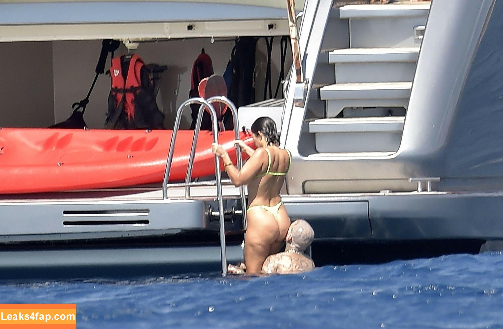 Kourtney Kardashian / kourtneykardash слитое фото фото #0033