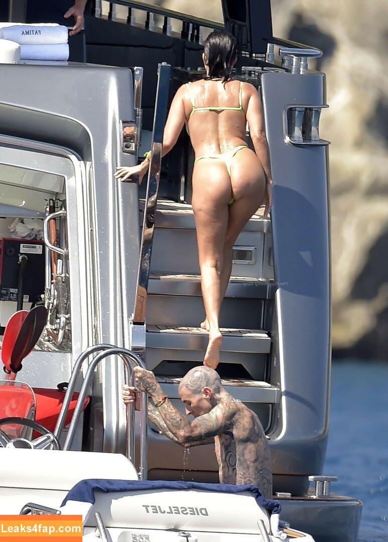 Kourtney Kardashian / kourtneykardash слитое фото фото #0038