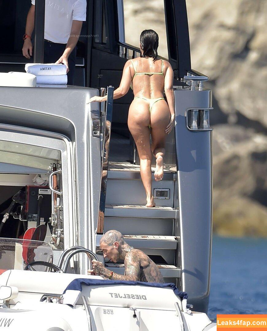 Kourtney Kardashian / kourtneykardash слитое фото фото #0042