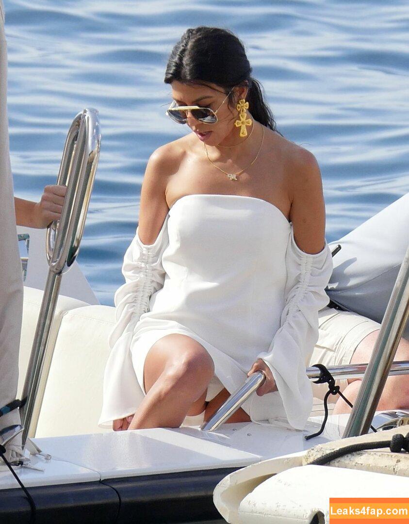 Kourtney Kardashian / kourtneykardash слитое фото фото #0052