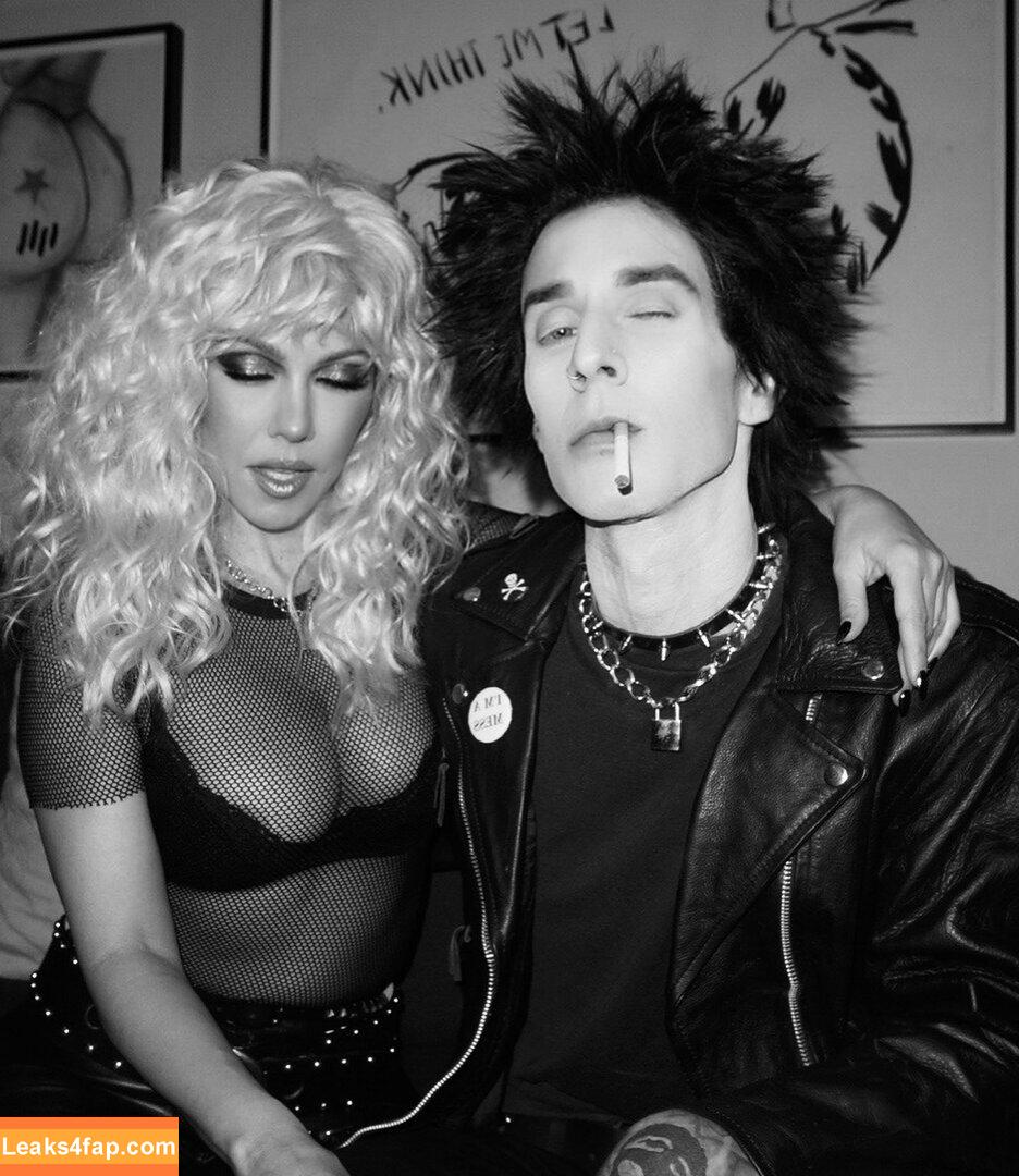 Kourtney Kardashian / kourtneykardash слитое фото фото #0083