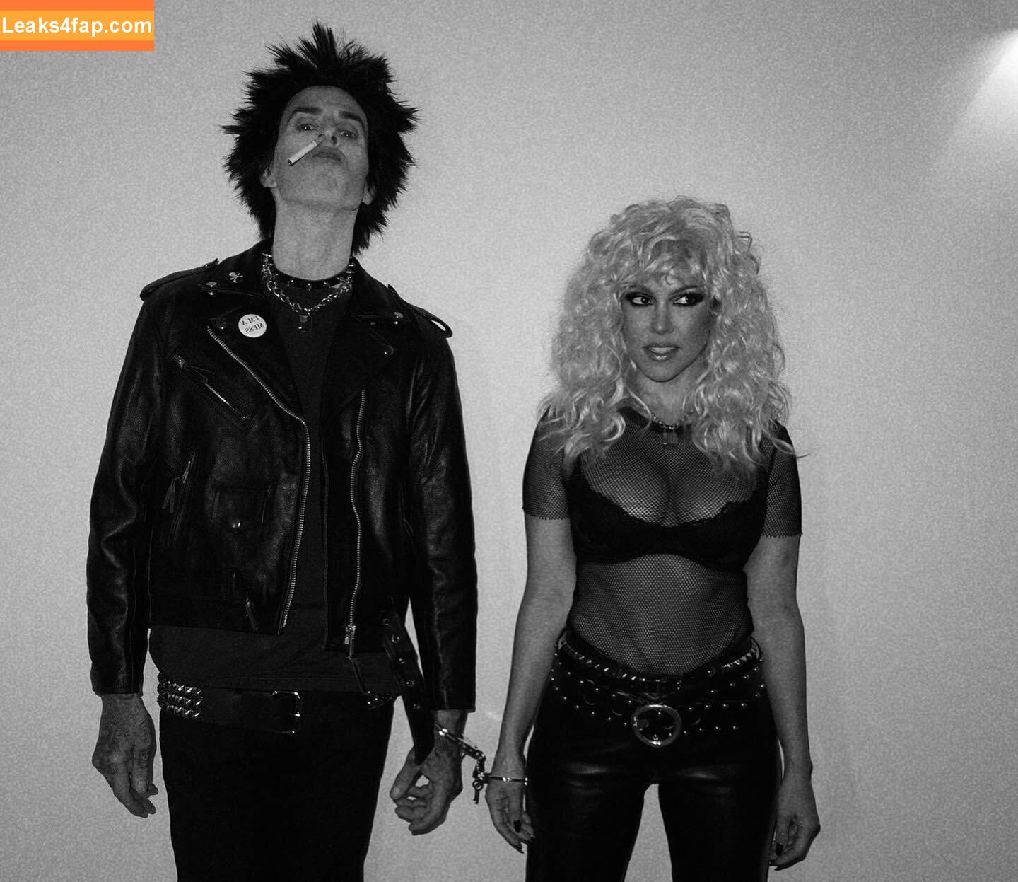 Kourtney Kardashian / kourtneykardash слитое фото фото #0087