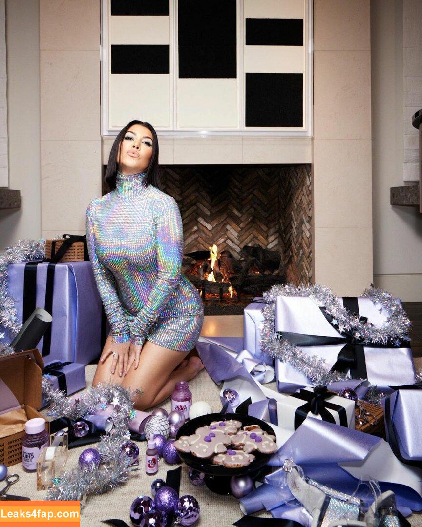 Kourtney Kardashian / kourtneykardash слитое фото фото #0112