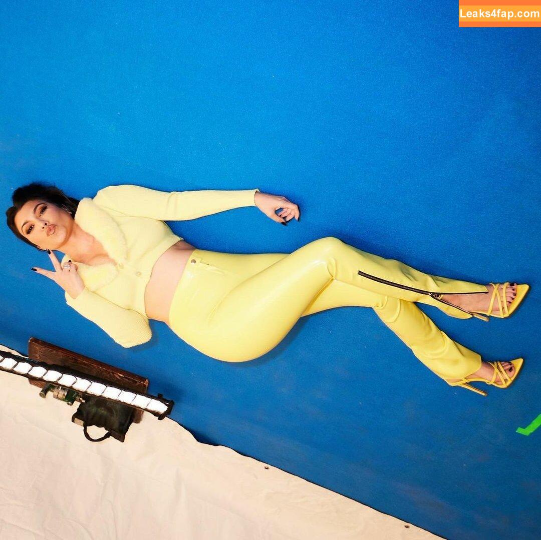 Kourtney Kardashian / kourtneykardash слитое фото фото #0159