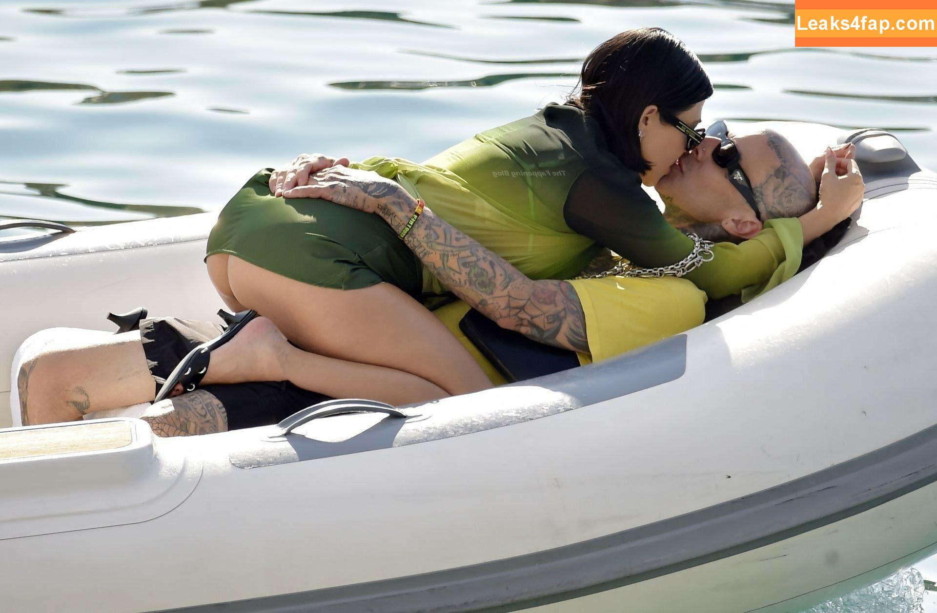 Kourtney Kardashian / kourtneykardash слитое фото фото #0164