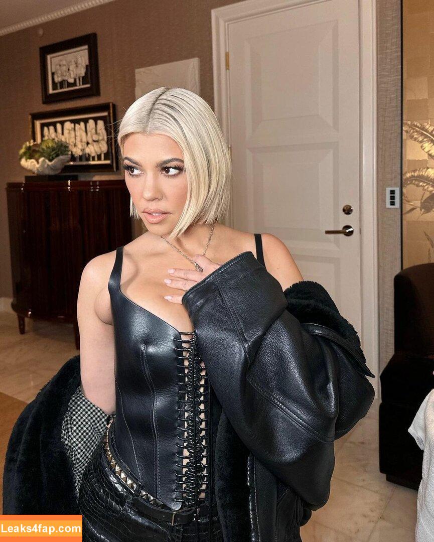 Kourtney Kardashian / kourtneykardash слитое фото фото #0168