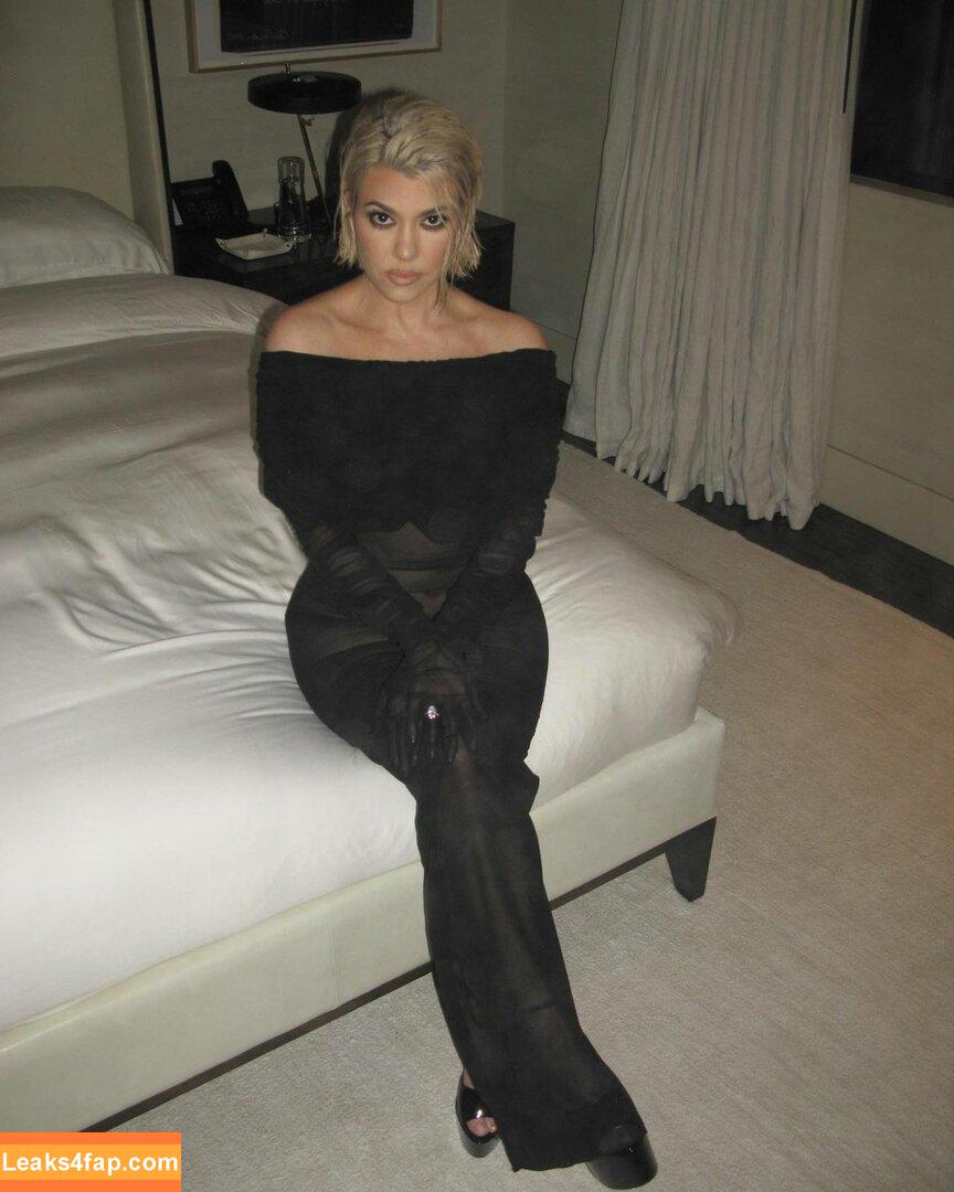 Kourtney Kardashian / kourtneykardash слитое фото фото #0190