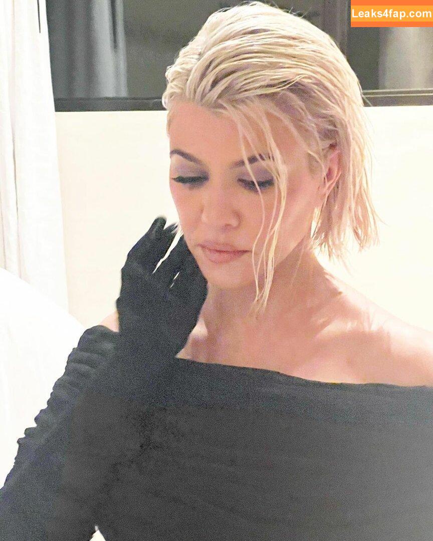 Kourtney Kardashian / kourtneykardash слитое фото фото #0192