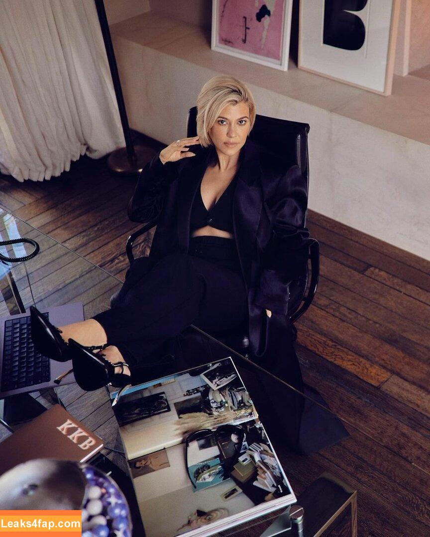 Kourtney Kardashian / kourtneykardash слитое фото фото #0216