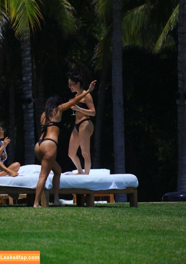 Kourtney Kardashian / kourtneykardash слитое фото фото #0261