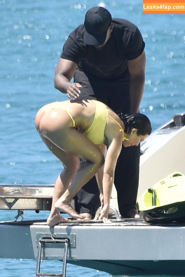 Kourtney Kardashian / kourtneykardash слитое фото фото #0302