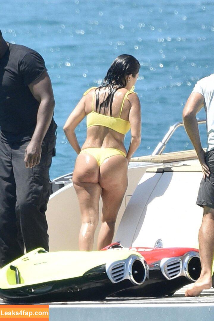 Kourtney Kardashian / kourtneykardash слитое фото фото #0304