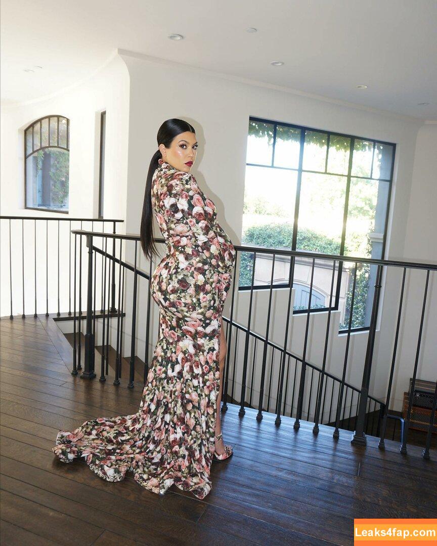 Kourtney Kardashian / kourtneykardash слитое фото фото #0345