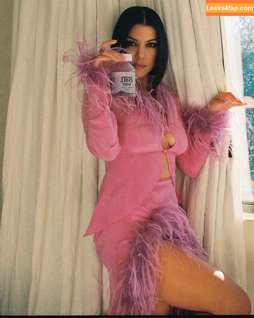 Kourtney Kardashian / kourtneykardash слитое фото фото #0348