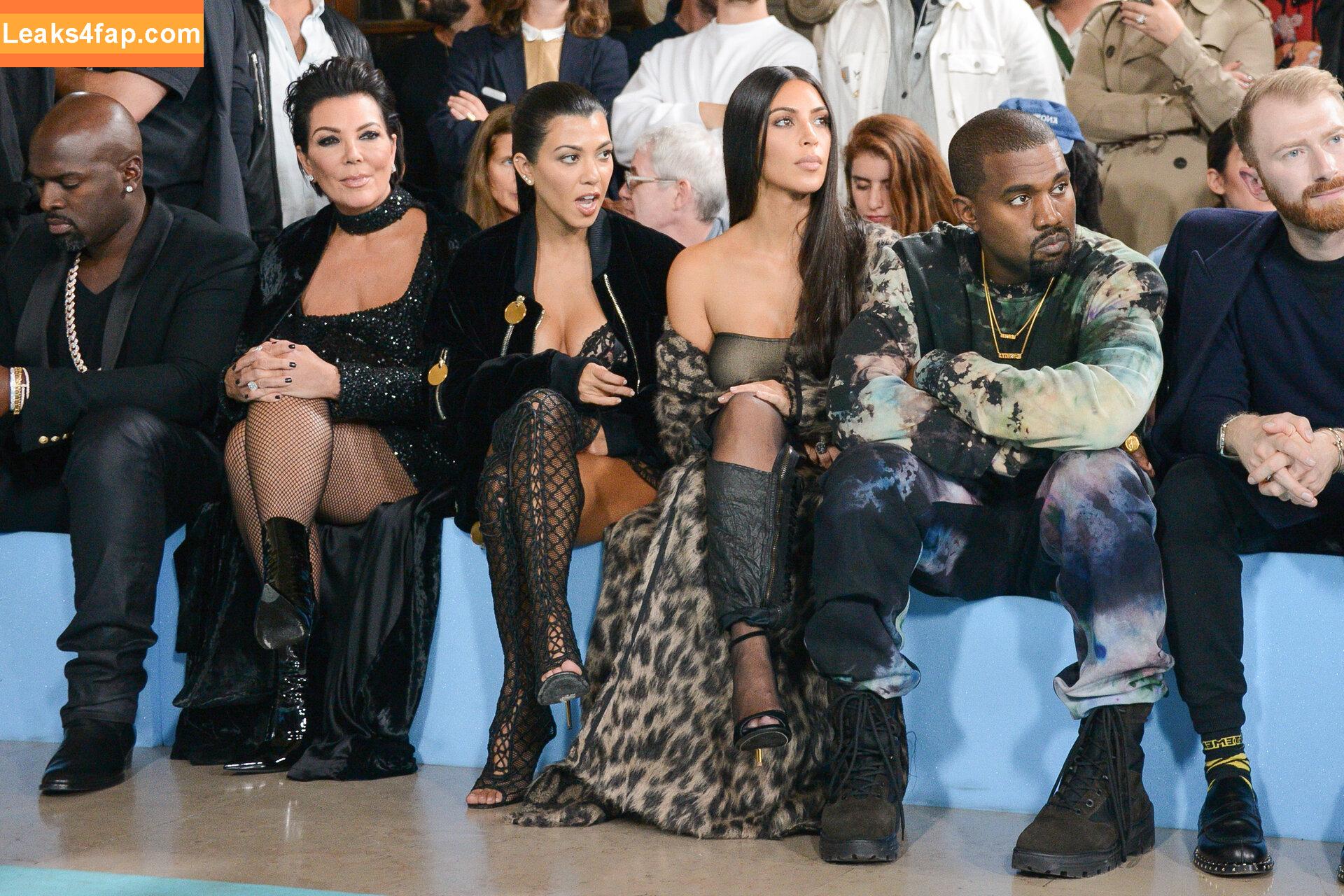 Kourtney Kardashian / kourtneykardash слитое фото фото #0358