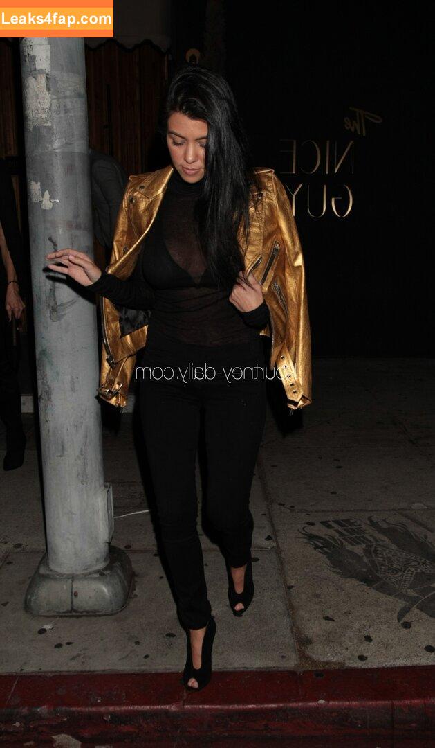 Kourtney Kardashian / kourtneykardash слитое фото фото #0362