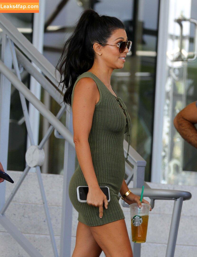 Kourtney Kardashian / kourtneykardash слитое фото фото #0365